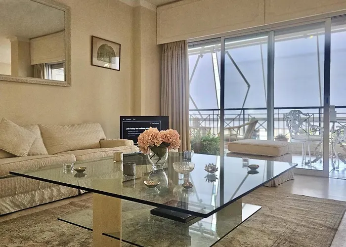 Charm Classic Strovolos